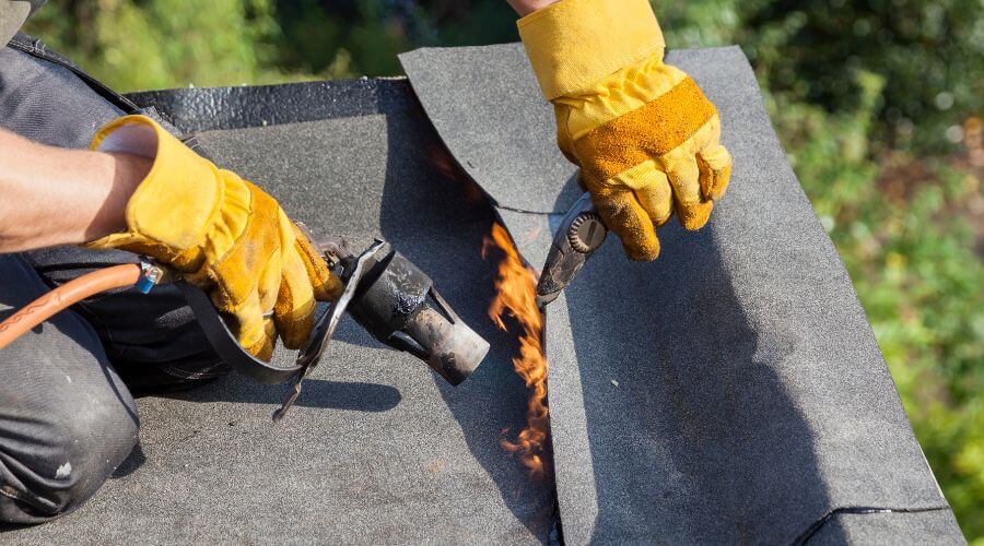 Professional gutter cleaning in Musella, GA
